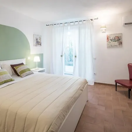 La Crociata Bed & Breakfast