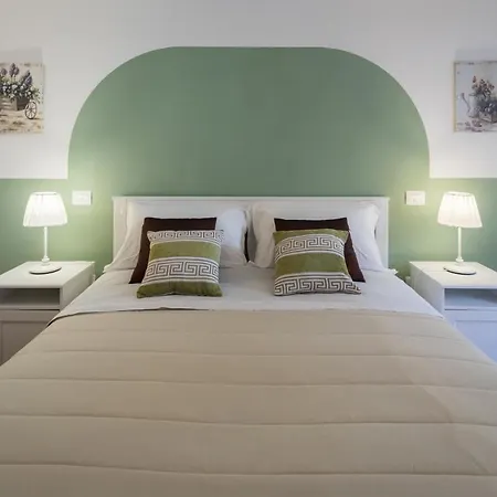 La Crociata Bed & Breakfast 3*